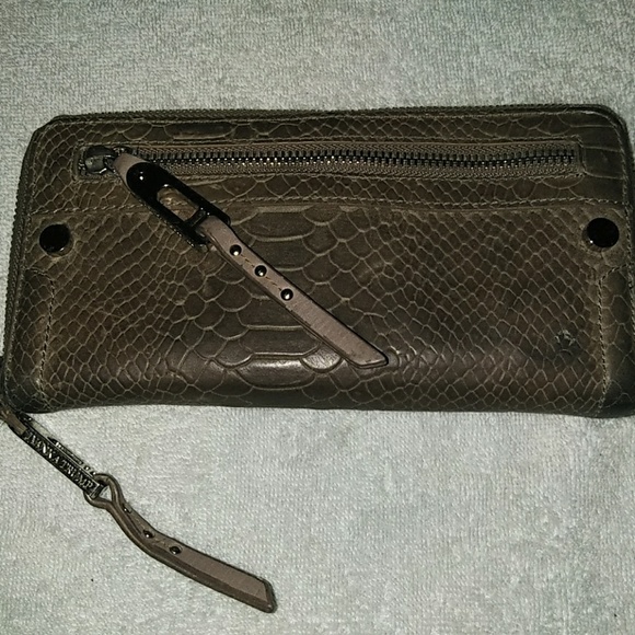 Ivanka Trump Charlotte Grey Wallet - Picture 1 of 4